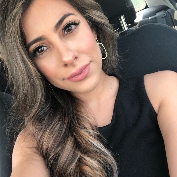 Meet your Posher, Jocelyn - Picture 1 of 1